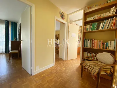 Au Pecq, domaine de Grandchamp, maison 5 pièces de 111m2 avec jardin, terrasse, balcon et grand garage