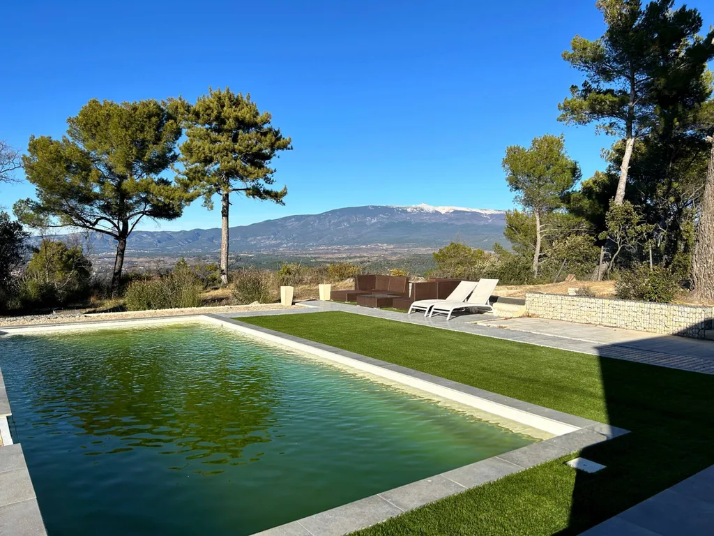 Blauvac, maison moderne en position dominante avec vues panoramiques   