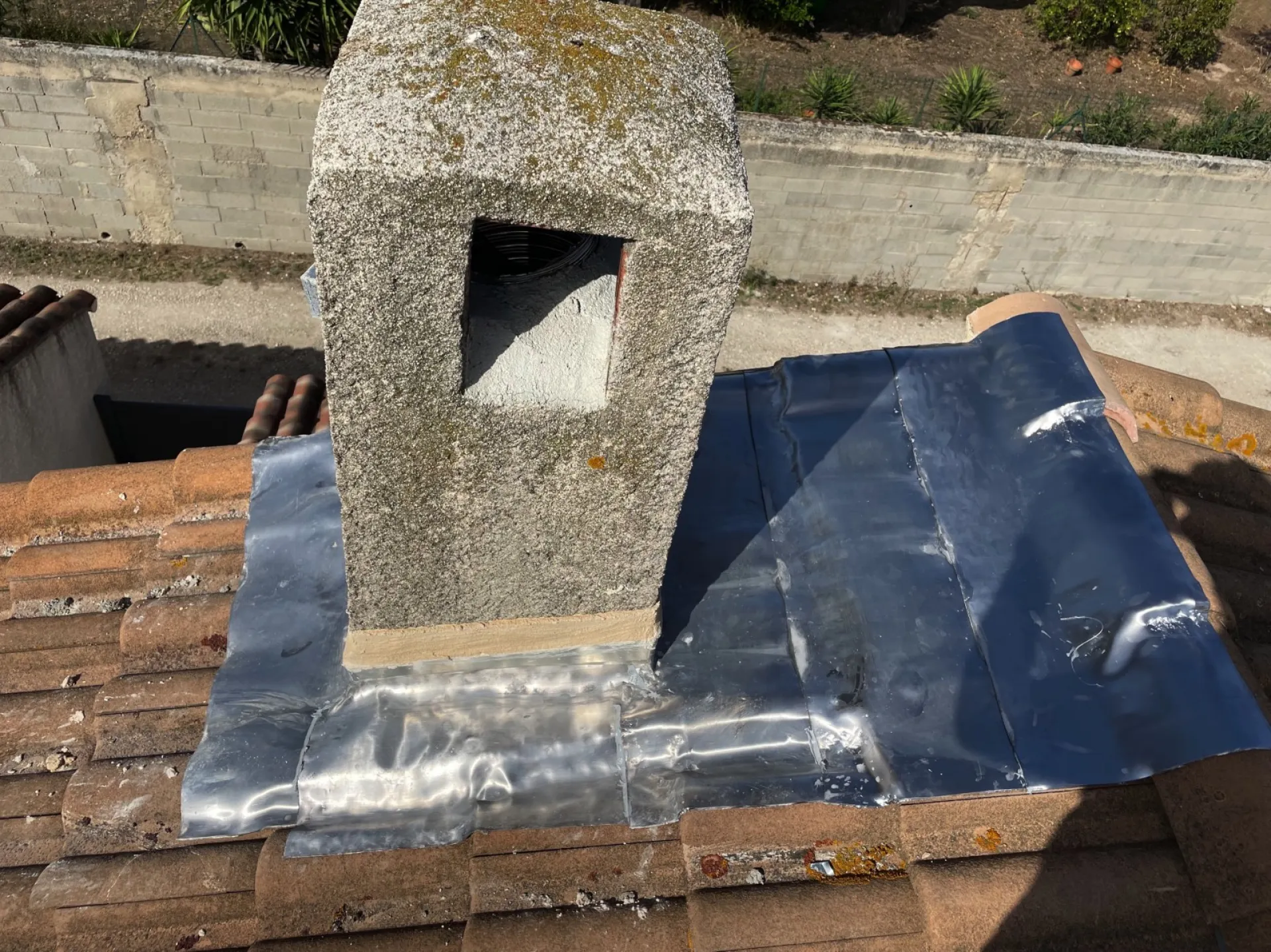 couvreur pour changement de tour de cheminée en plomb Simiane-Collongue 13109