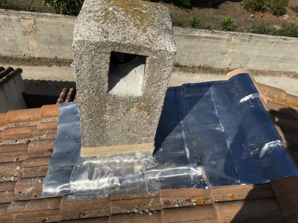 couvreur pour changement de tour de cheminée en plomb Simiane-Collongue 13109