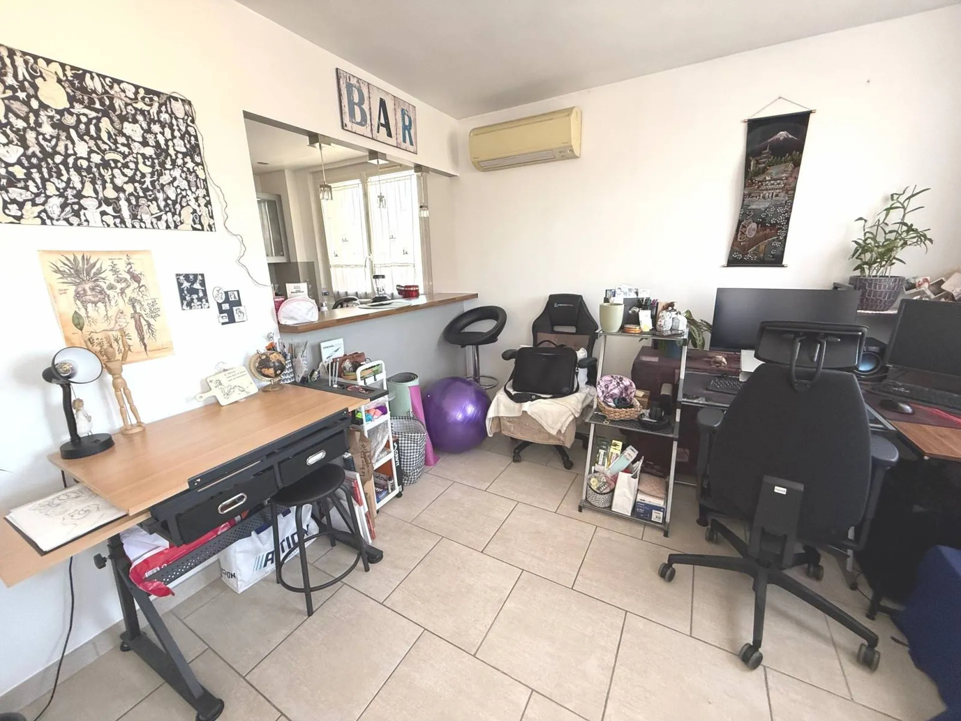 Dans le coeur du village de Roquefort la Bédoule en vente T2