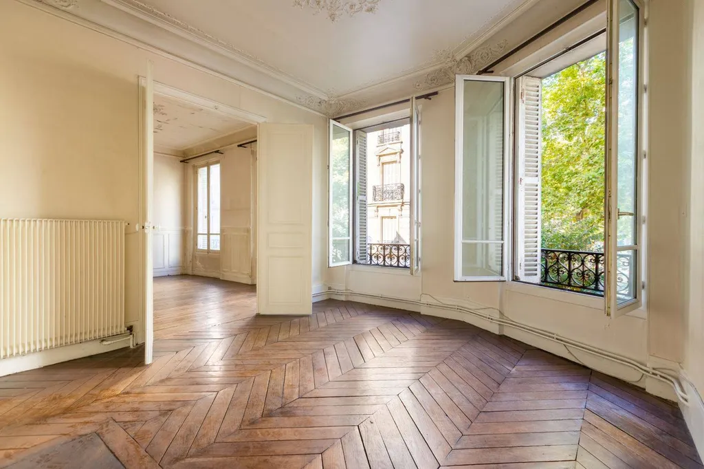 A Vendre 4 pièces Haussmannien  Avenue Daumesnil Paris 75012