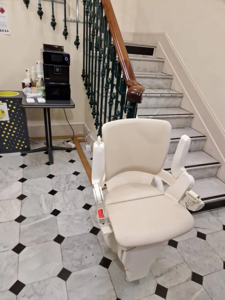 Notre zone d'activité pour ce serviceOù trouver un professionnel pour faire installer un fauteuil monte-escalier à Aubagne en Provence ?