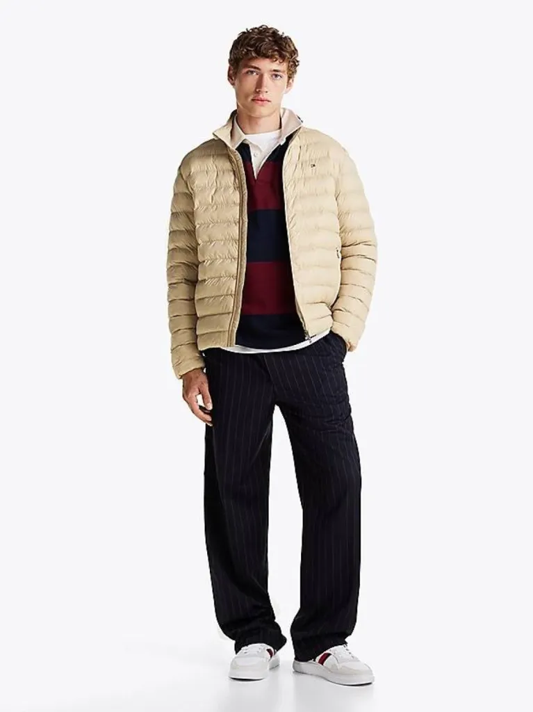 Veste matelassée déperlante Tommy Hilfiger Couleur: Light Brown chez Urban Chic à Dieppe