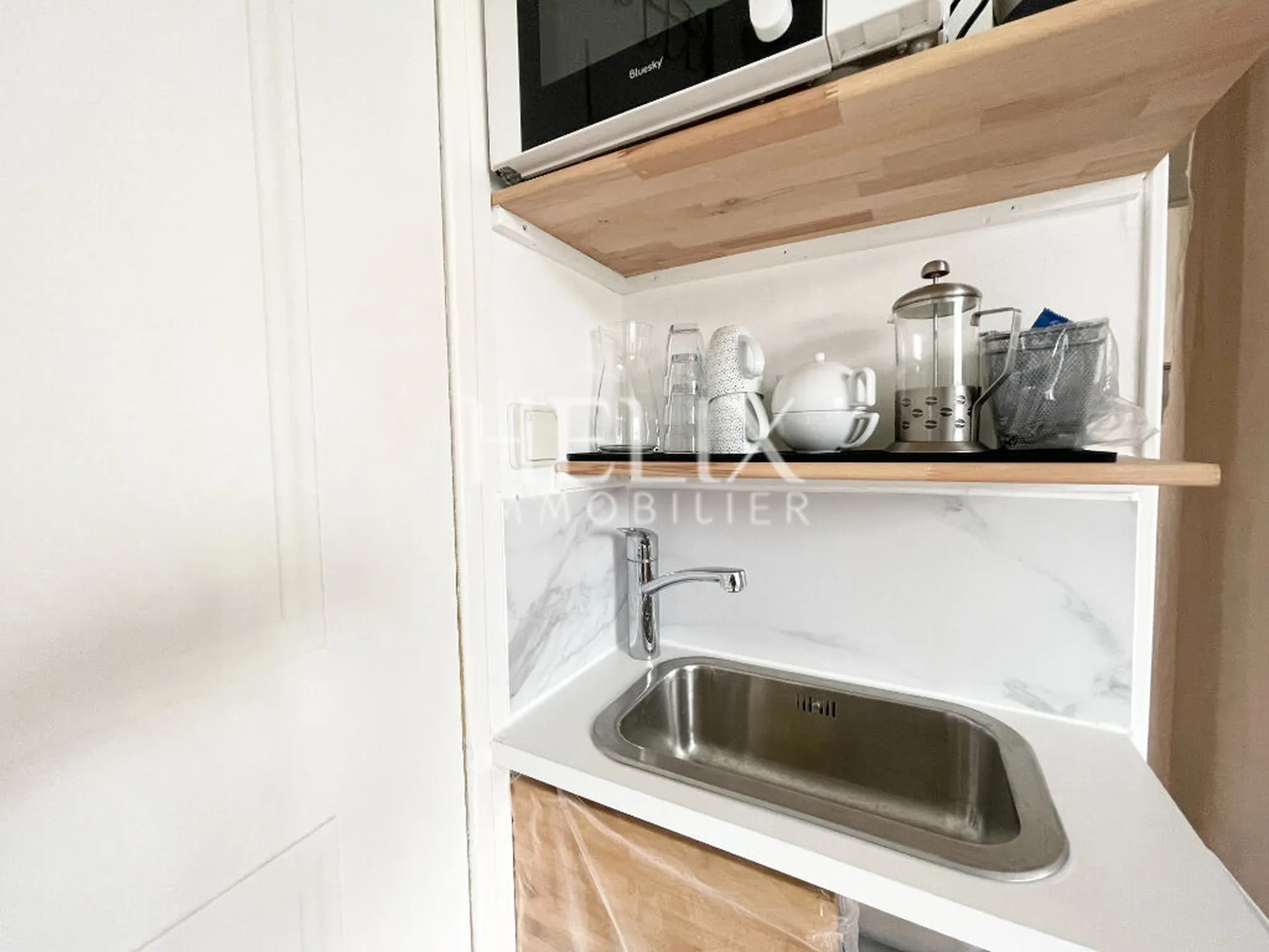 Chambre de service meublé avec goût d'environ 10 M² dans une jolie résidence 