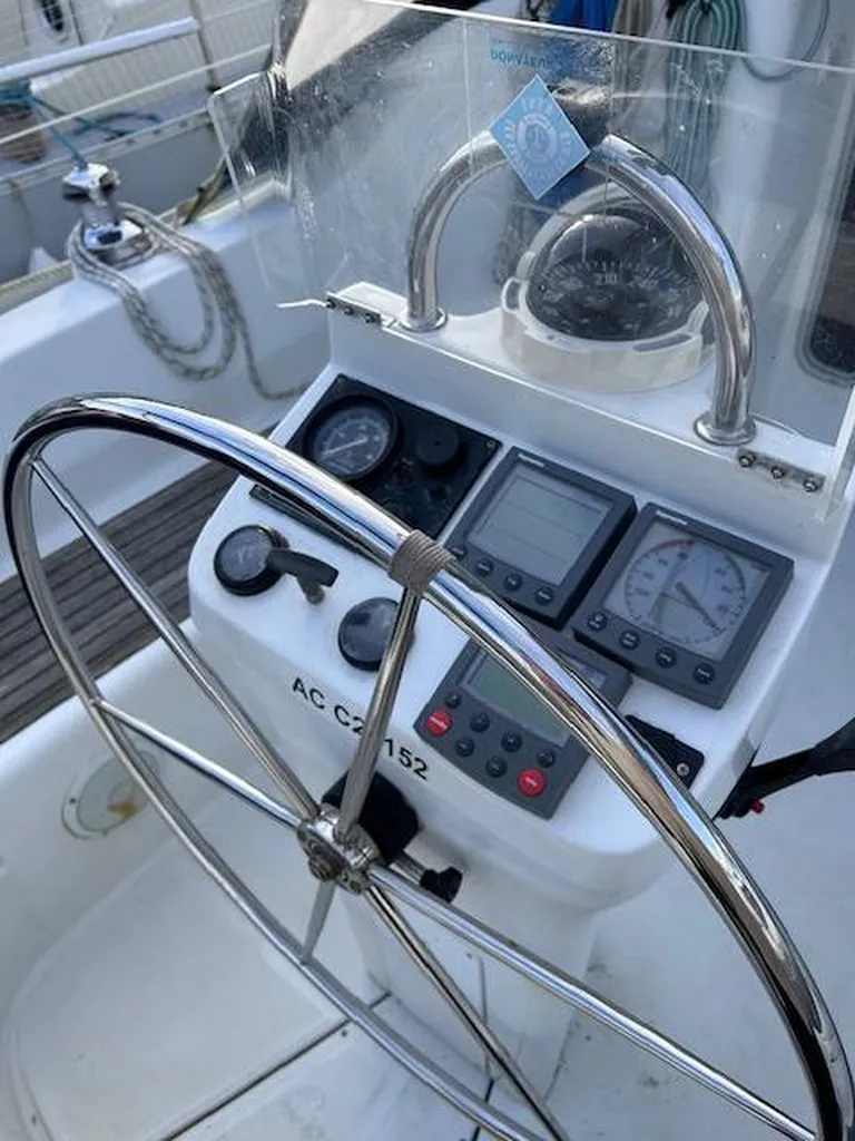 Dépôt -vente voilier Oceanis 311 Bretagne dans le Morbihan