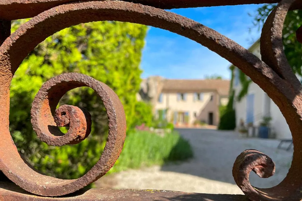 à Monteux, superbe propriété posée au coeur d'un parc de 7300m²   