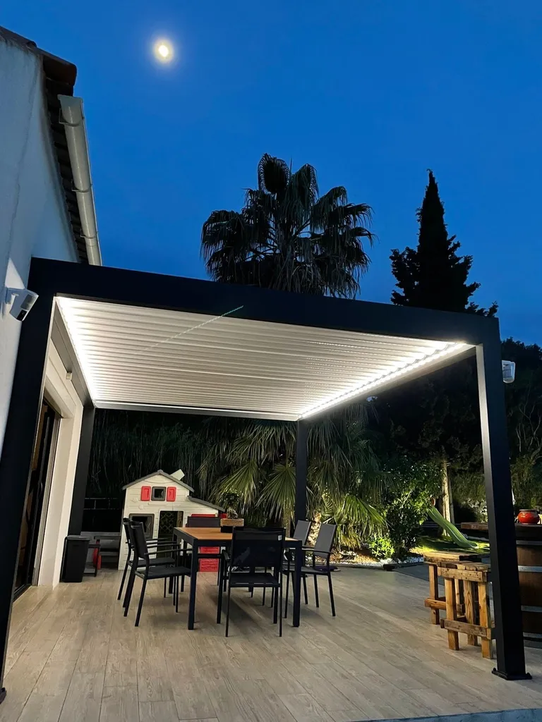 Pergola bioclimatique en aluminium sur martigues