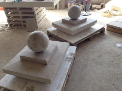 Atelier de pierre de Dordogne de la carrière à la finition, Beaune, Paris, Bordeaux, Nîmes