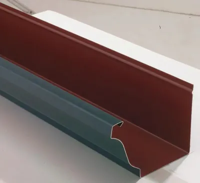 Exemple de gouttière aluminium laquée utilisée pour assurer une évacuation efficace des eaux pluviales et une finition esthétique durable.