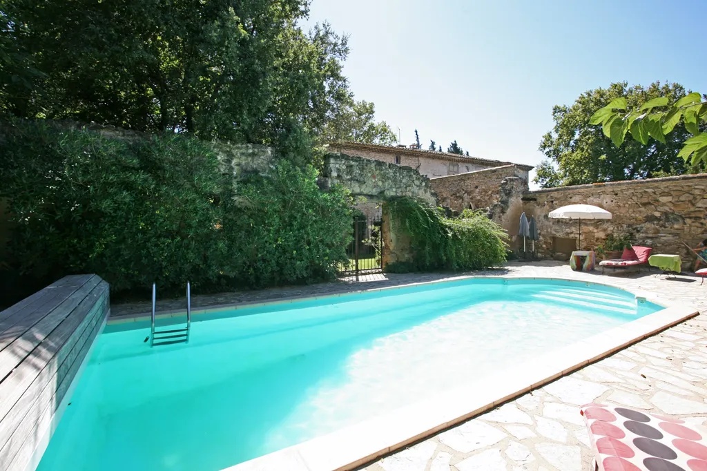 Maison bourgeoise avec gîtes et piscine à vendre