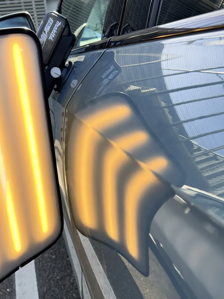 Bosse Débosselage sans peinture BMW iX1 à domicile en Seine-et-Marne (77) près de Pontault-Combault - Réparation débosselage rapide en Île-de-France