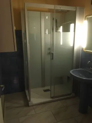 Remplacement baignoire par douche sénior sécurisée à Pierrelatte, Drôme (26)