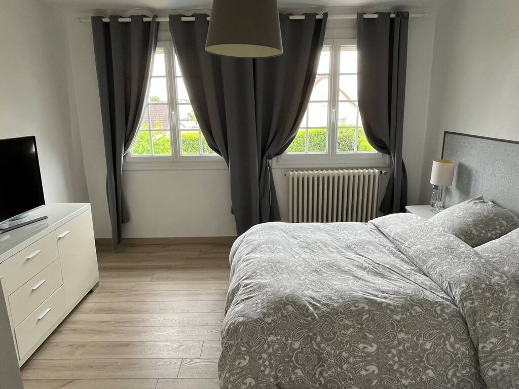 Pavillon individuel, à vendre, offrant de beaux volumes situé à Arelaune en Seine