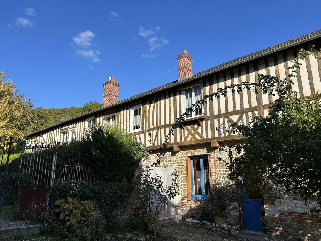 Centre ville de Caudebec en Caux : Maison de caractère à vendre et en très bon état général