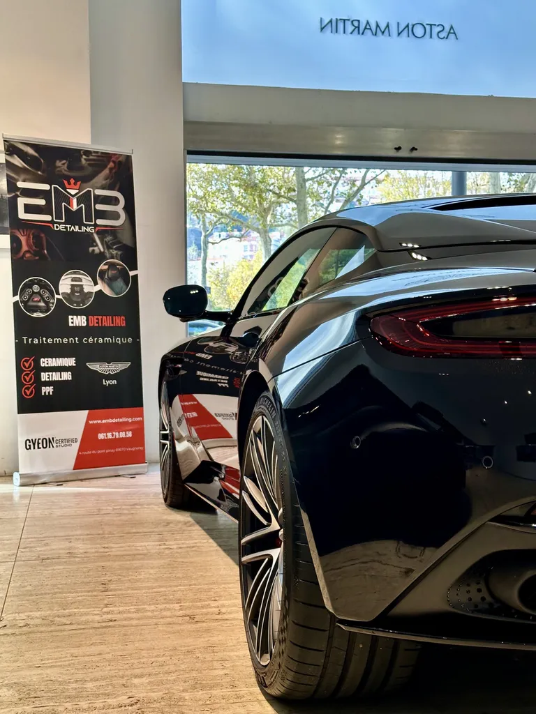detailing protection carrosserie traitement céramique Aston Martin DB12 Lyon
