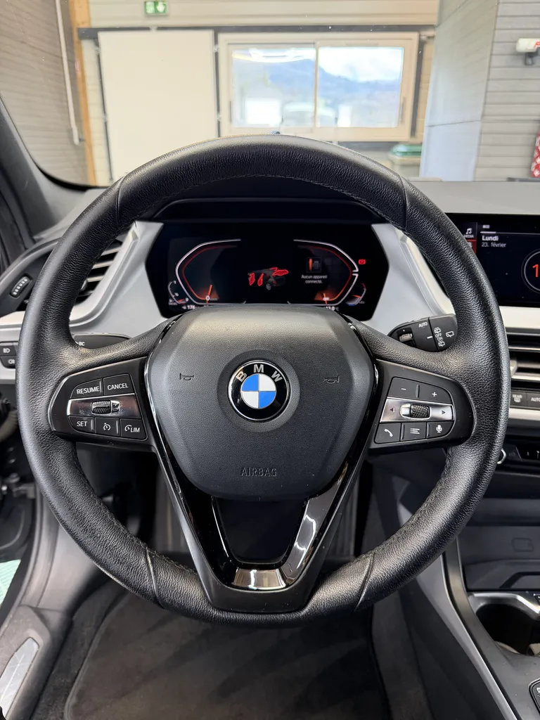 BMW 118D F40 150 CHV BUSINESS EDITION
