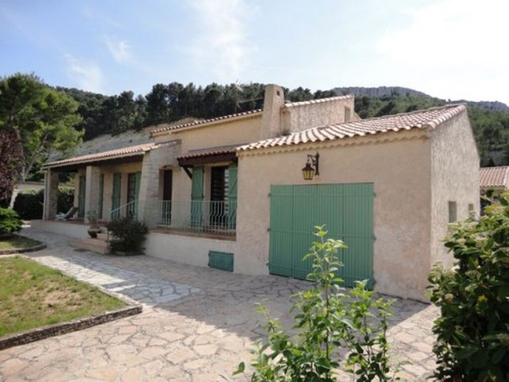 Vente maison Roquefort la bédoule au calme sur 675m² de terrain plat