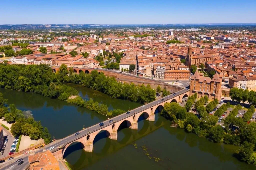 Organisation d’obsèques avec rapatriement  de corps à Montauban suivi d’une crémation