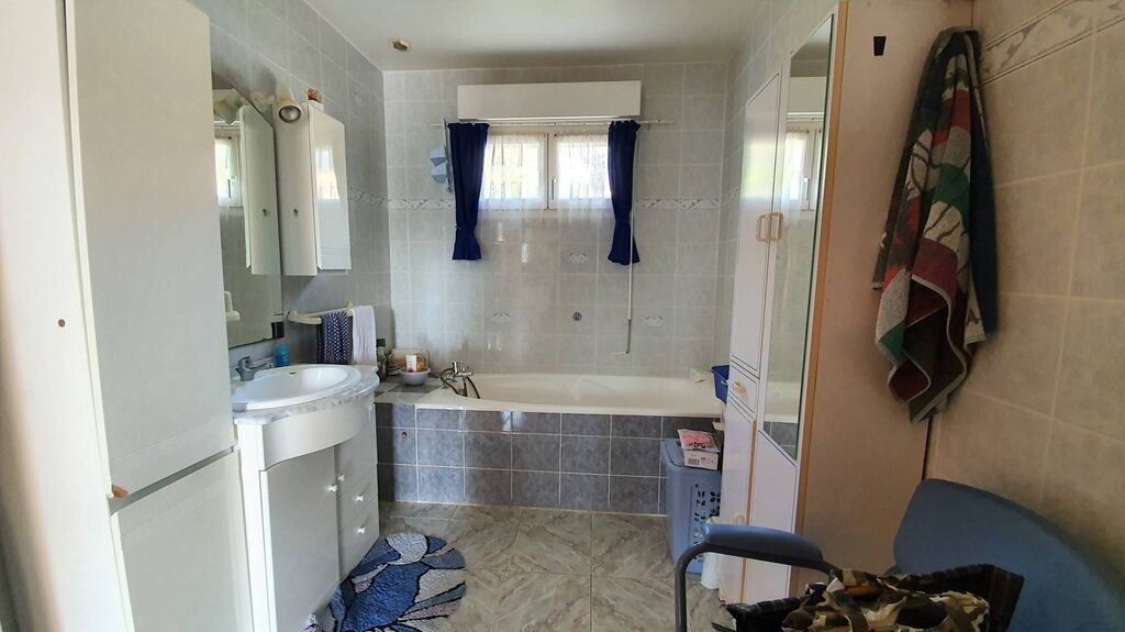 A vendre spacieuse Villa à rafraîchir de 185 m² habitables, 3/4 chambres, à proximité immédiate de la mer, 76910 Criel sur Mer, en Seine-Maritime (76)