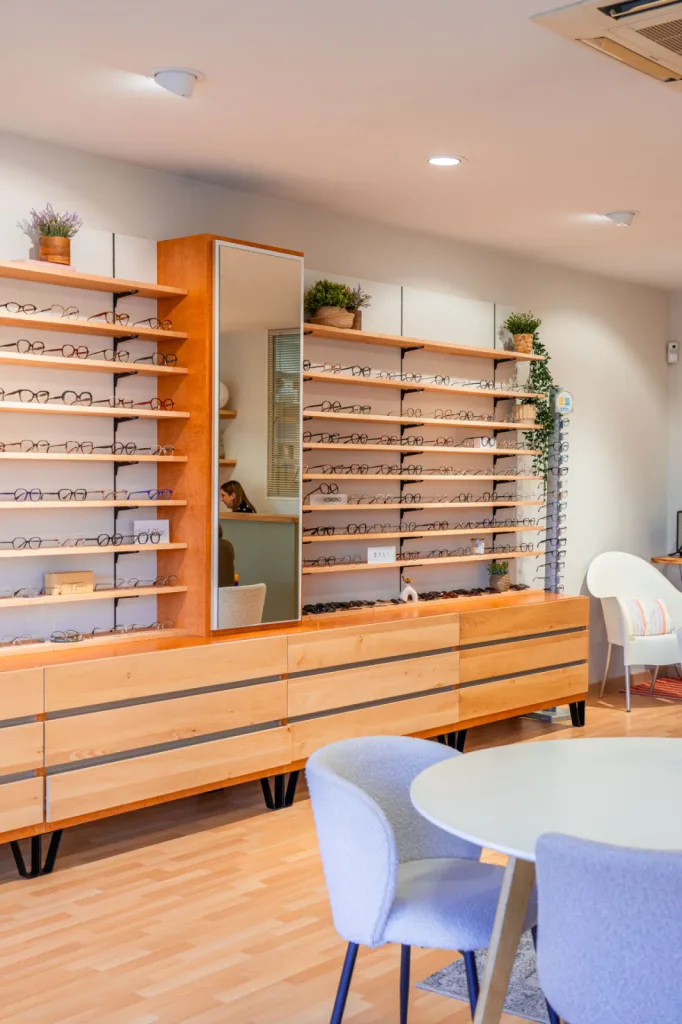 Bellevue Optique : votre opticien indépendant à votre écoute pour vos lunettes de vue, de soleil ou lentilles de contact à Toulouse en Haute Garonne.