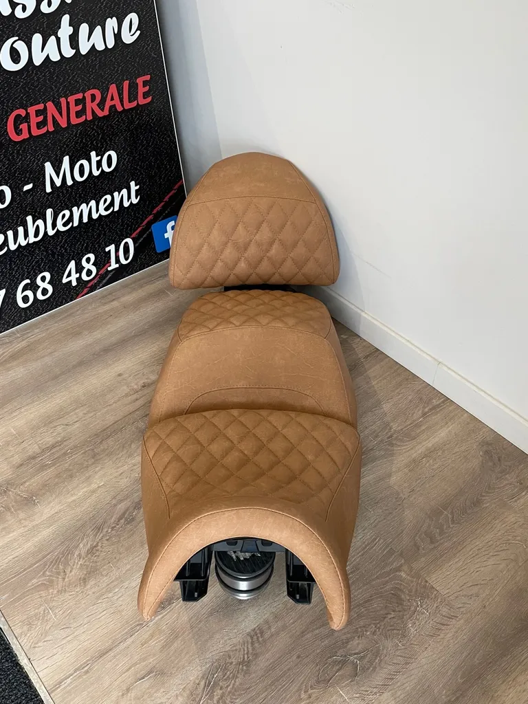 confectionner une nouvelle selle de moto à bordeaux