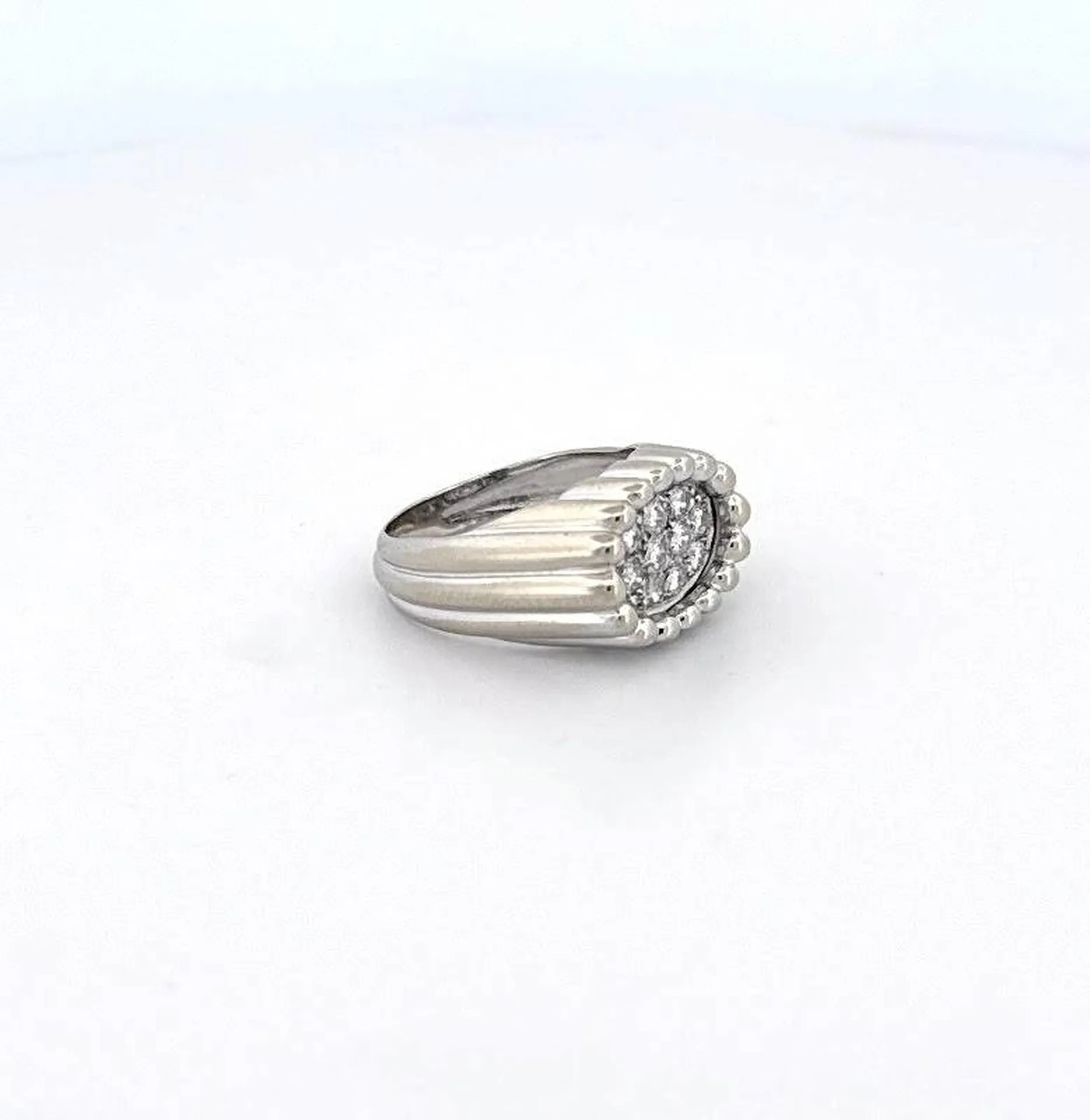 Sublime bague pavée de diamants – Or blanc 750/1000, style joaillerie iconique Or Ligne à côté d'Arcachon