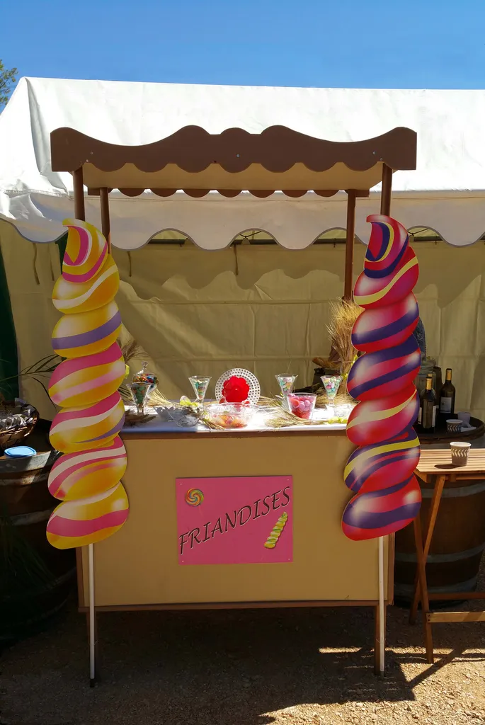 Louez des décors anniversaire western immersifs et jeux d’animation adaptés à Marseille