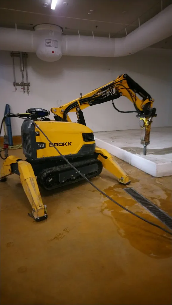 Un robot de demolition sur un site alimentaire sans emission de CO2 à Strasbourg