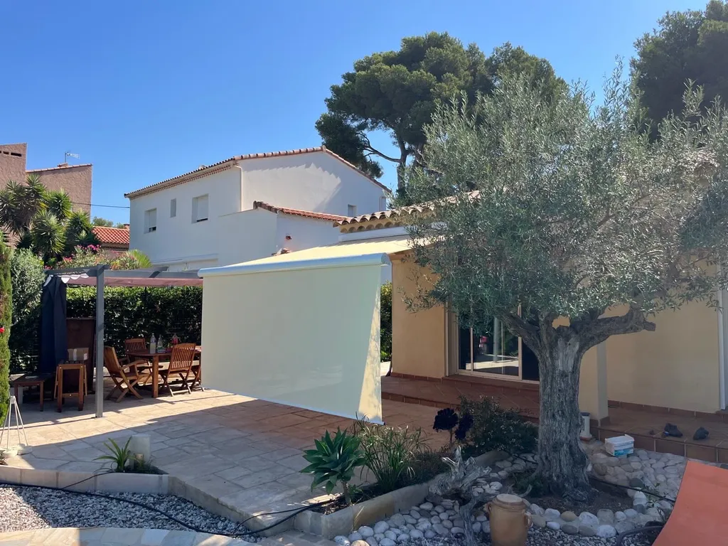 Mise en place d'un store banne Marquises Onyx sur Fuveau