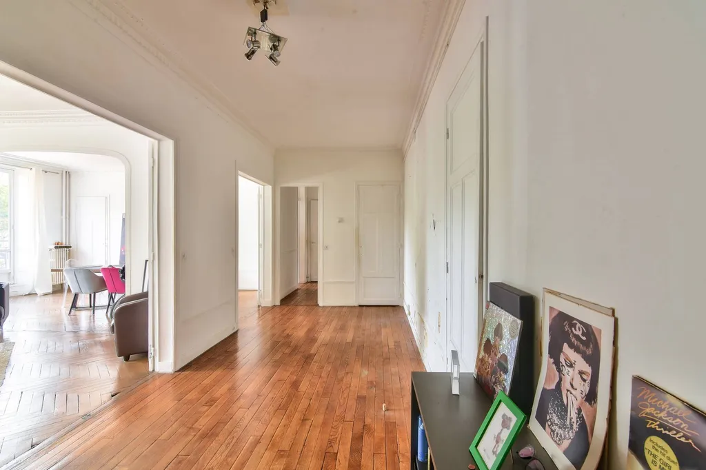 A vendre Appartement ancien face au square Saint Odile Paris 75017
