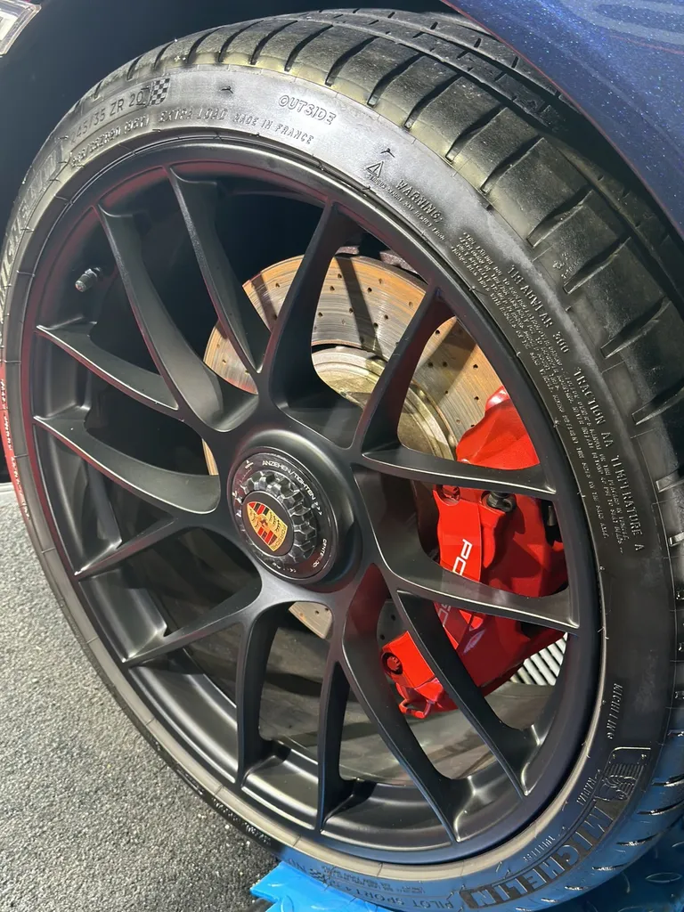 Traitement céramique lyon protection carrosserie dans l’ouest lyonnais spécialiste Porsche 